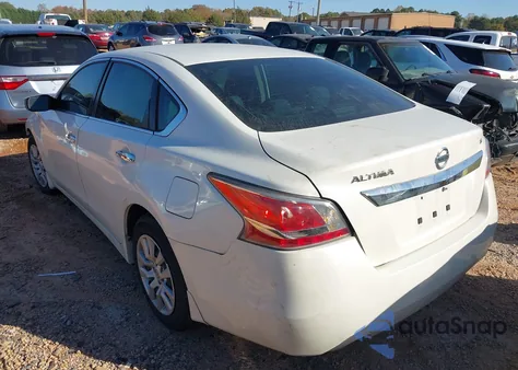 2015 Nissan Altima 2.5 S из США, поврежденный, VIN 1N4AL3AP9FC168676